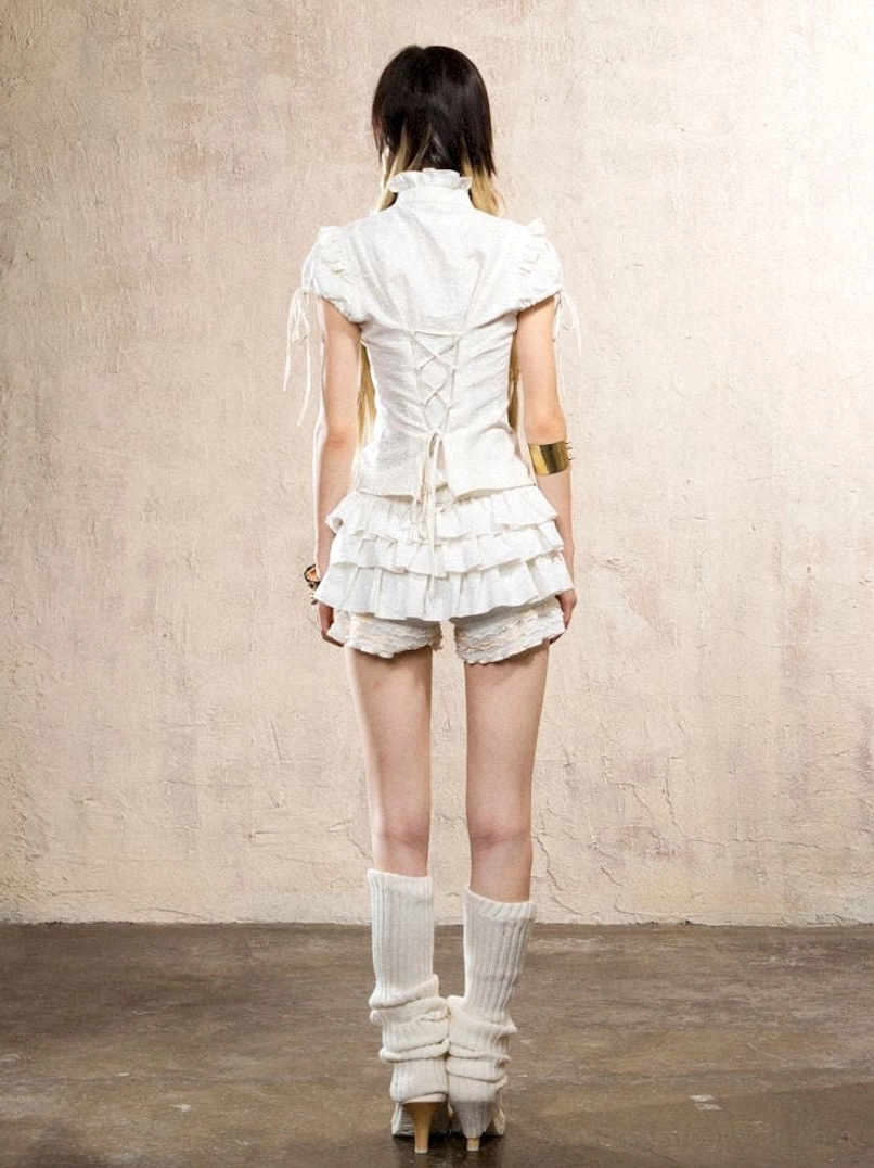 Black and beige lace ruffle skort pants color options for gothic and soft Acubi fashion