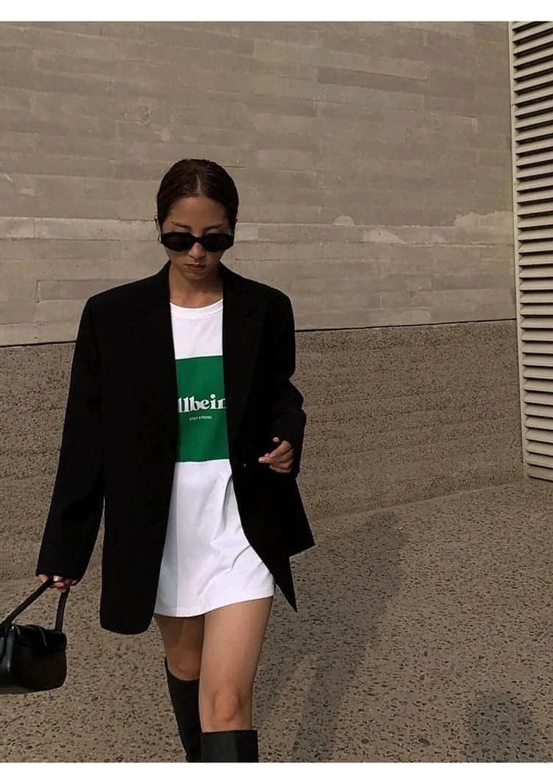 Black oversized blazer paired with mini skirt casual streetwear outfit inspiration look