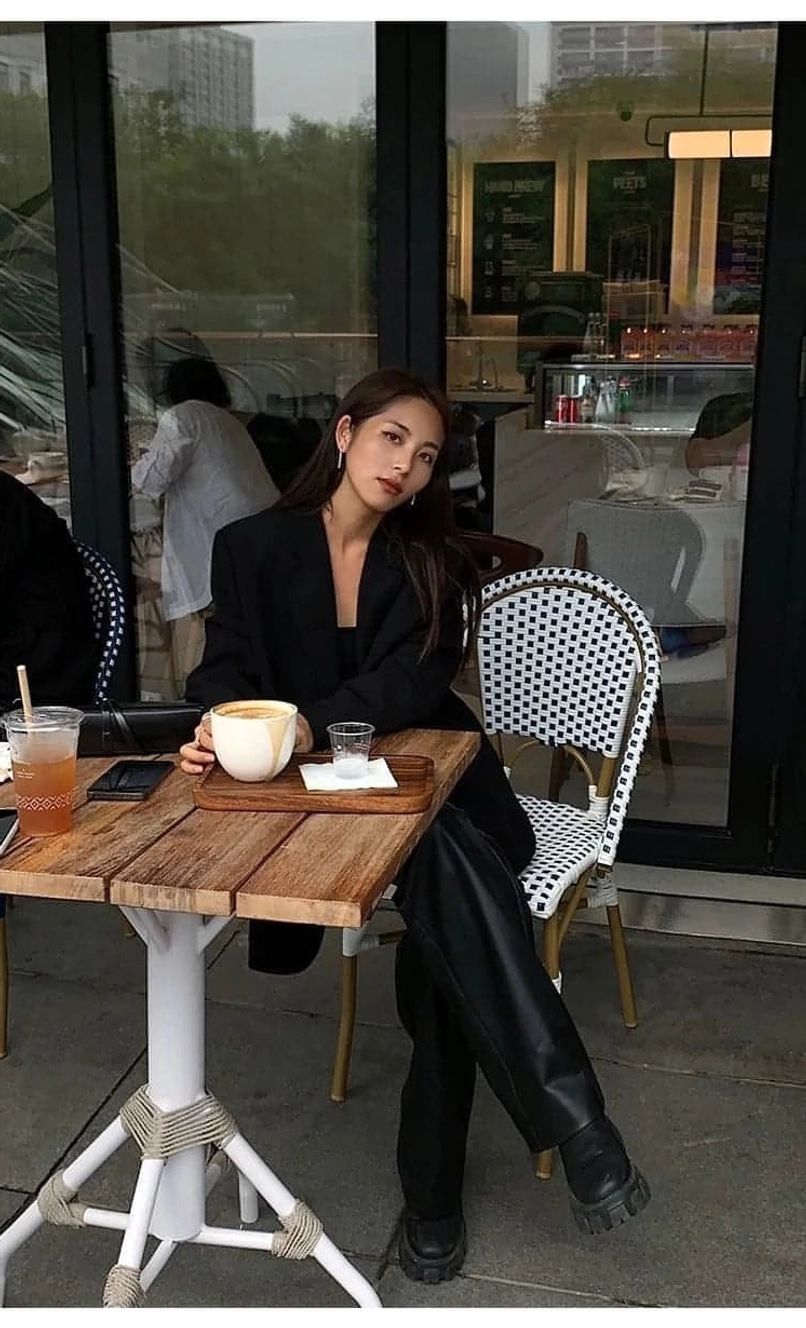 Black oversized blazer stretchy polyester fabric comfort fit all-day wear capability