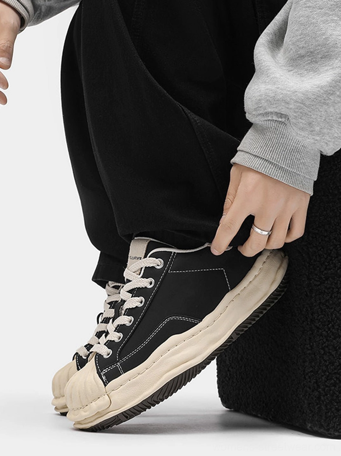 Unisex black shell-toe platform sneakers designed for Seoul street style, Y2K outfits, casual layering, and everyday city wear