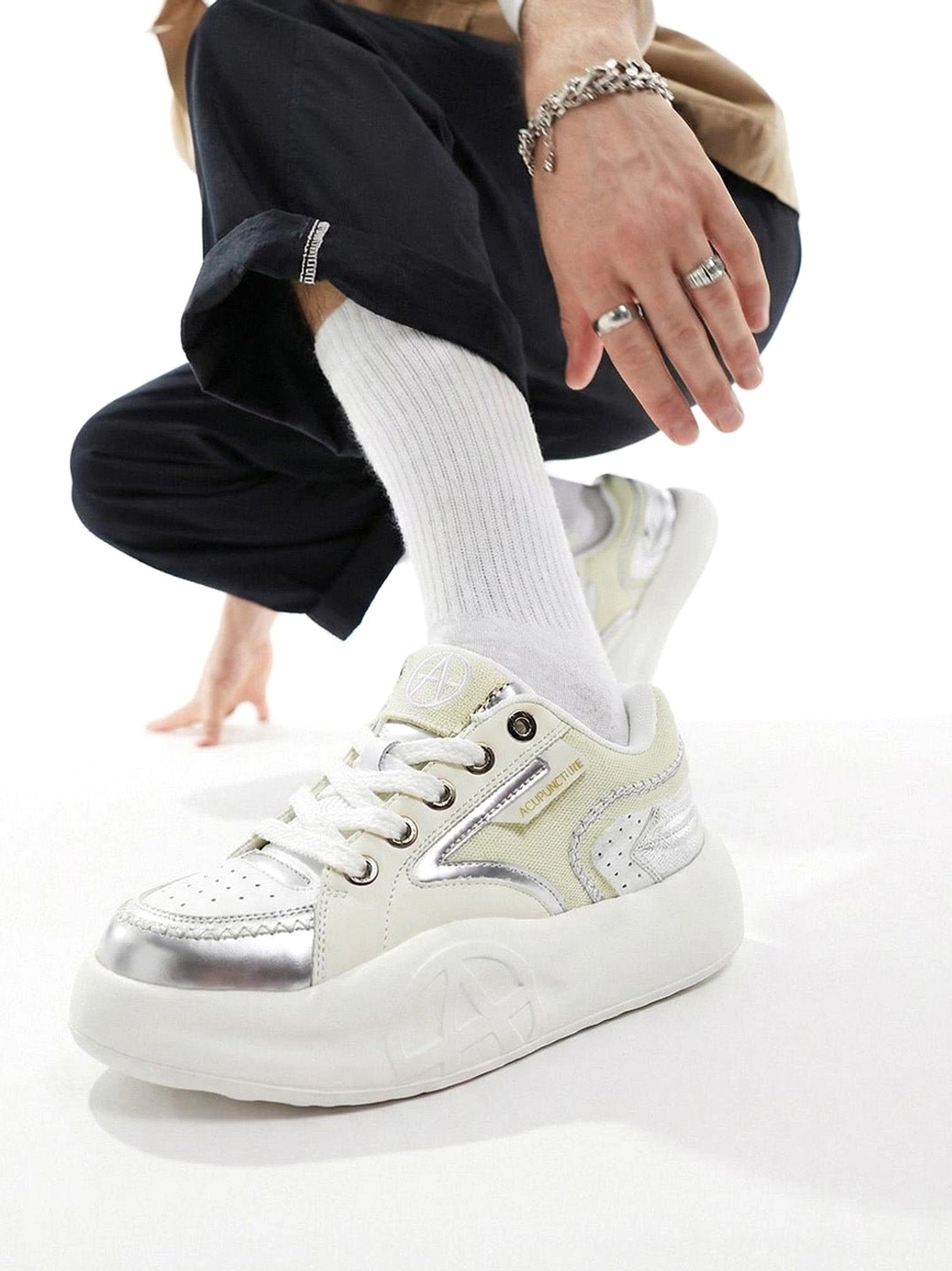 Blue pastel platform runner sneakers with breathable upper chunky white sole and futuristic Korean street style design