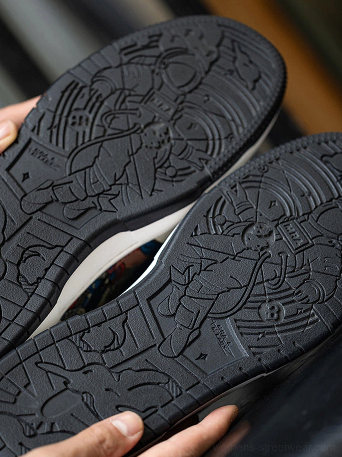 Detailed product image of white Chinese embroidered bird brocade streetwear court sneakers with vibrant ornamental side embroidery