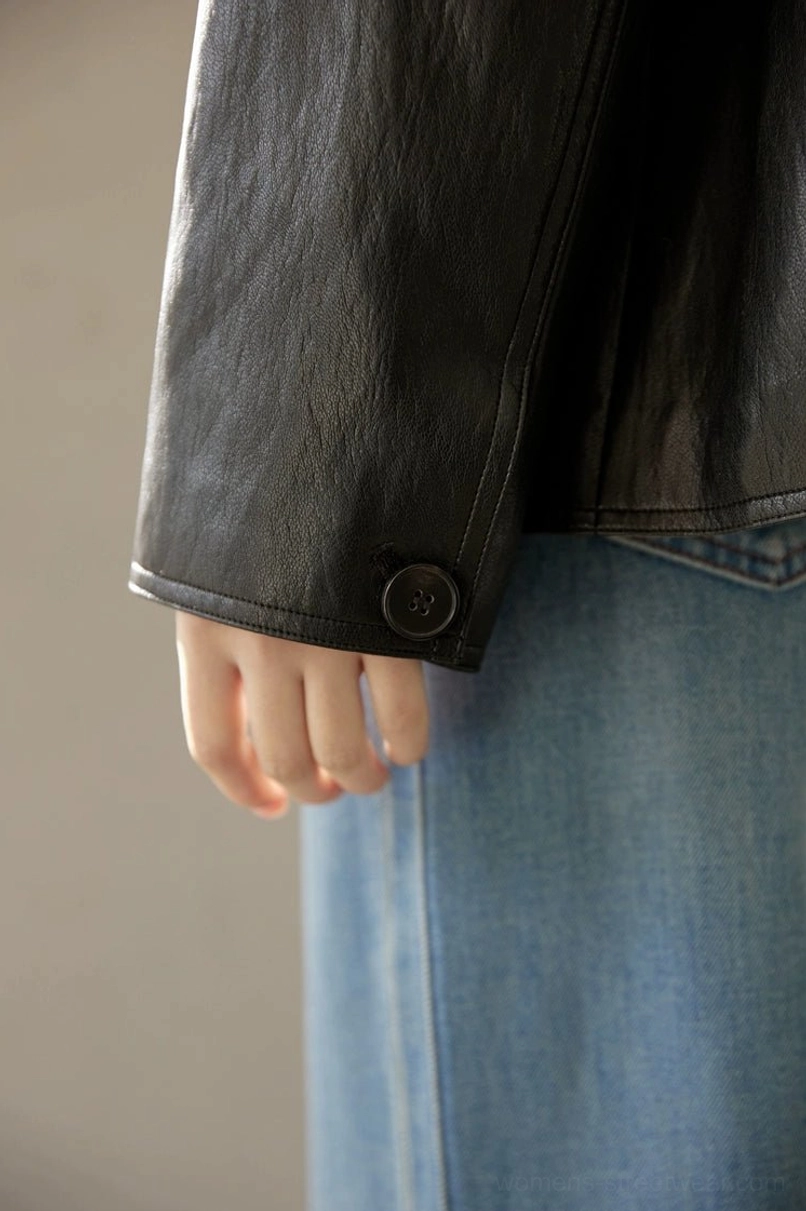 Classic shirt collar leather-look jacket for women with relaxed boxy streetwear proportions