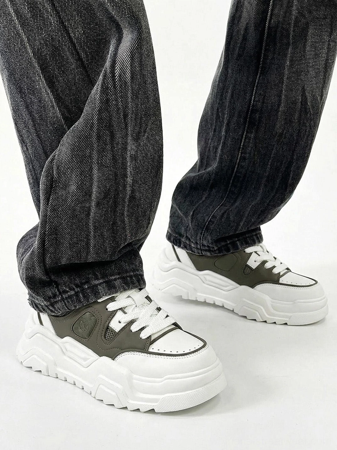 Contrast cutout lug sole platform sneakers chunky profile view