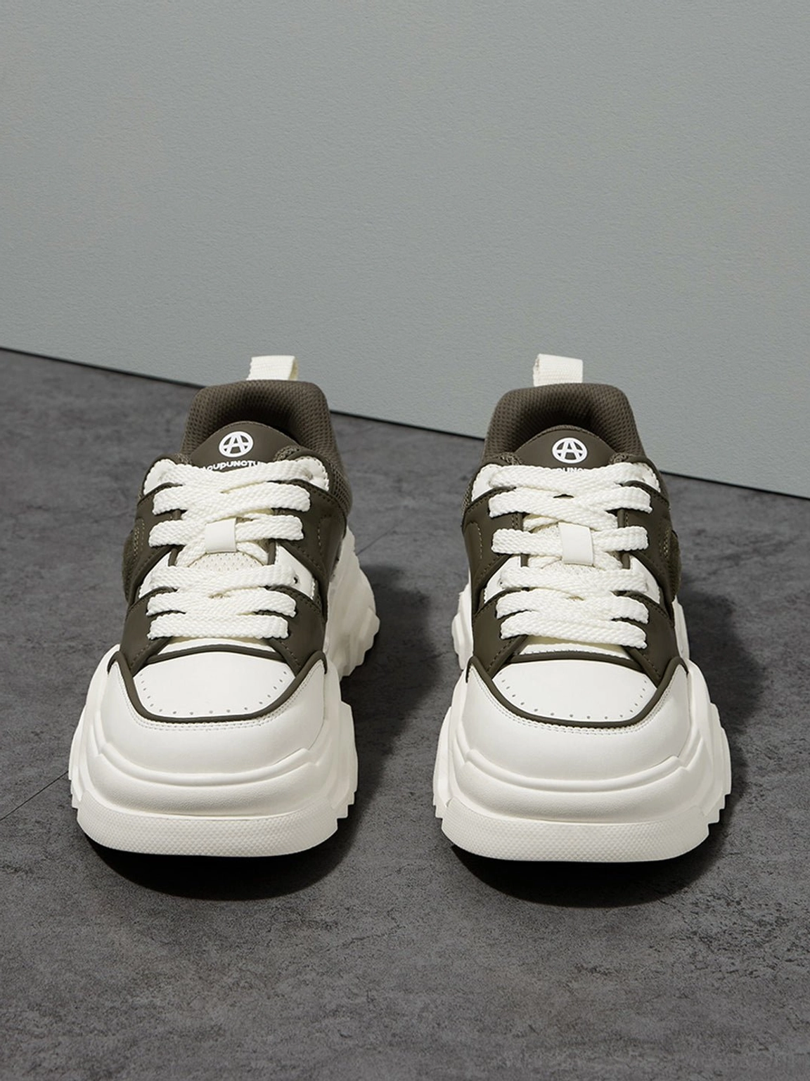 Contrast cutout lug sole platform sneakers dimensional panel detail