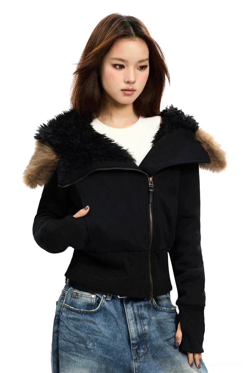 Cropped faux-fur hood zip-up hoodie in modern Korean streetwear style with contrasting trim and fitted silhouette