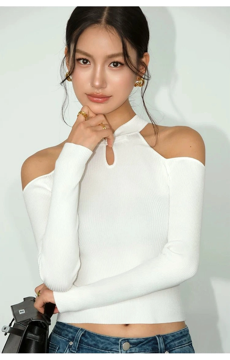 Cropped ribbed keyhole knit top with bare shoulders and sculpting stretch fit for contemporary Korean fashion