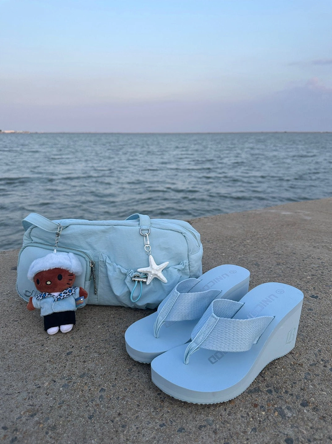Women's 8 cm wedge platform flip-flops with layered cushioned sole designed for elevated summer streetwear outfits