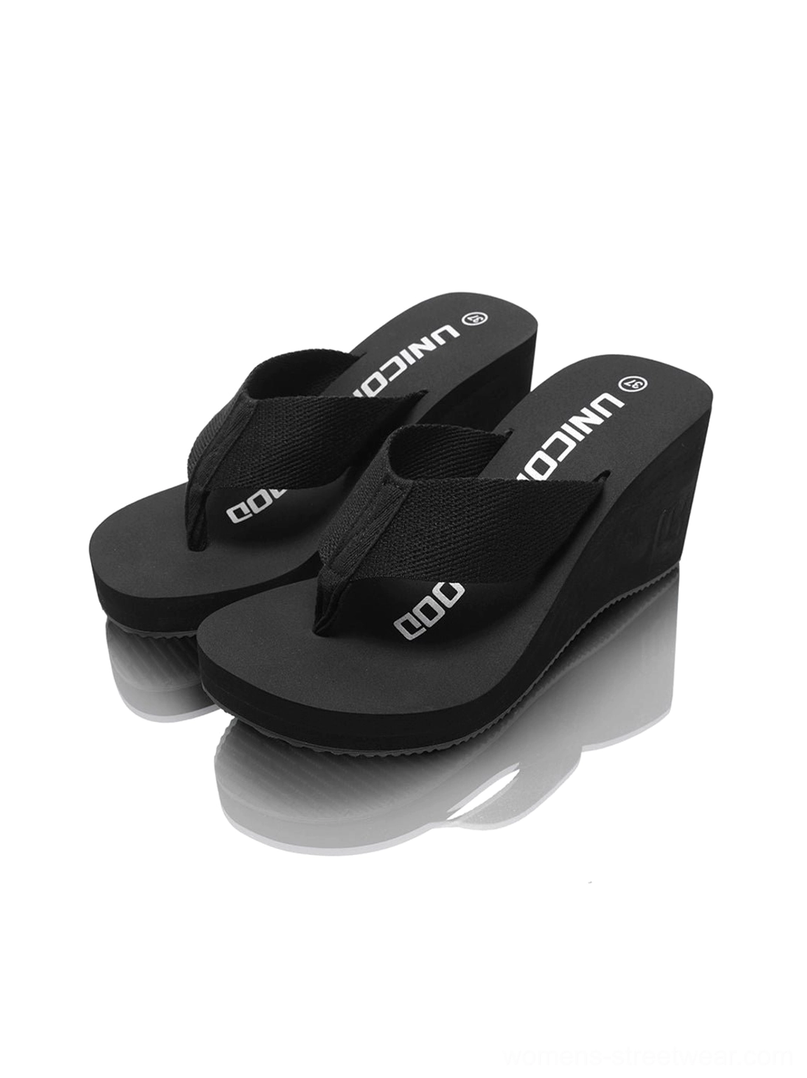 Modern women's cushioned wedge flip-flops with open toe, platform sole, and relaxed Y2K summer fashion styling