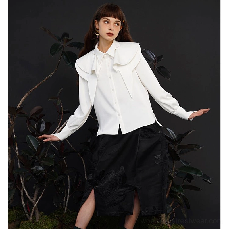 Elegant fox collar blouse with pointed ruffles, long sleeves, and modern Seoul streetwear appeal