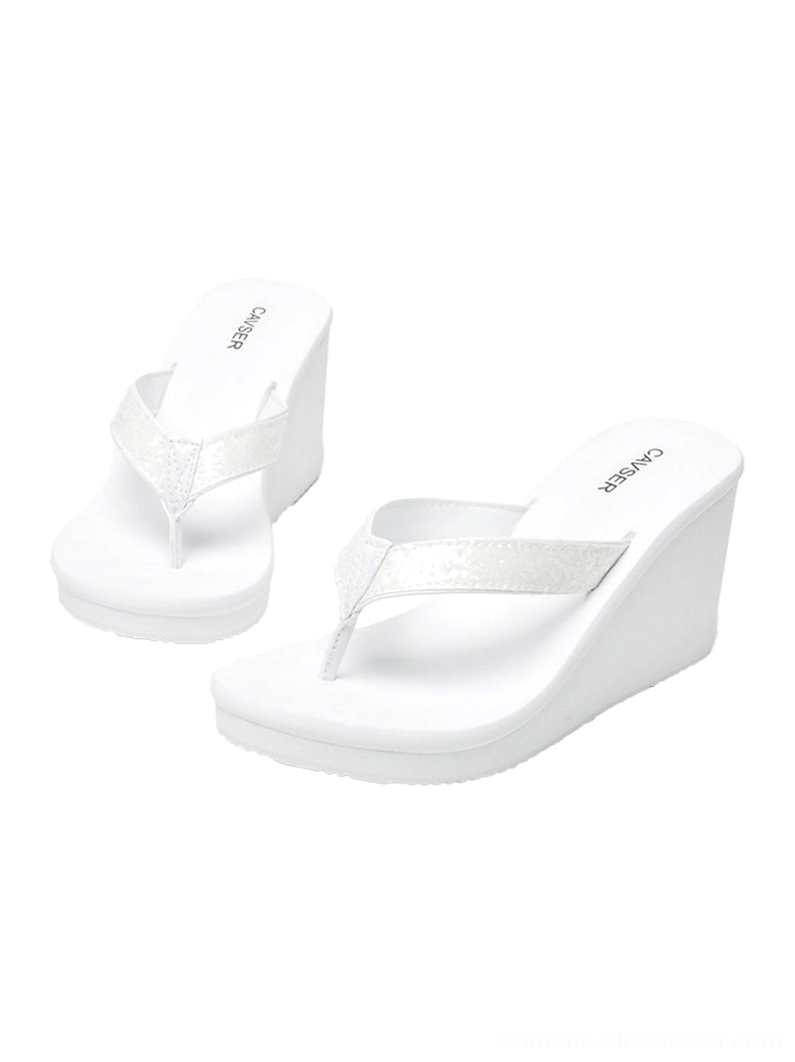 Elevated women’s toe-ring flip-flops with a bold platform wedge silhouette for summer outfits