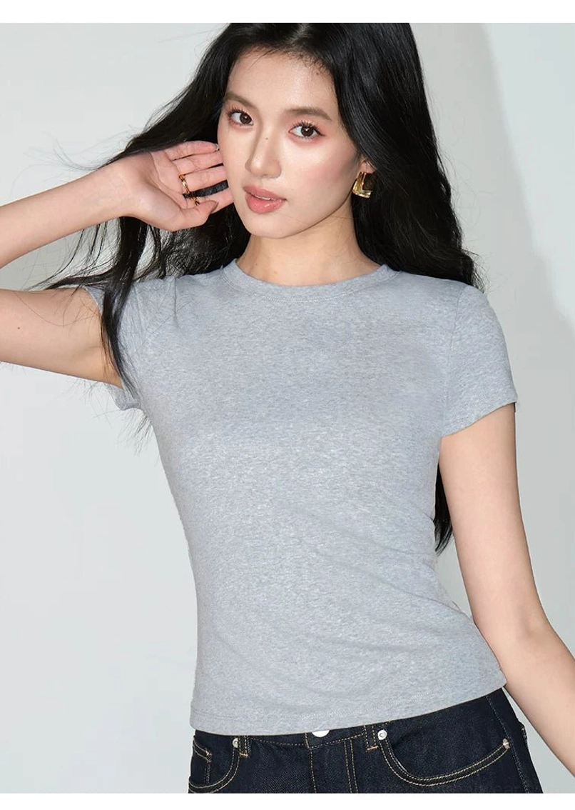 fitted crew neck short sleeve tee back view minimalist seam construction tailored proportions