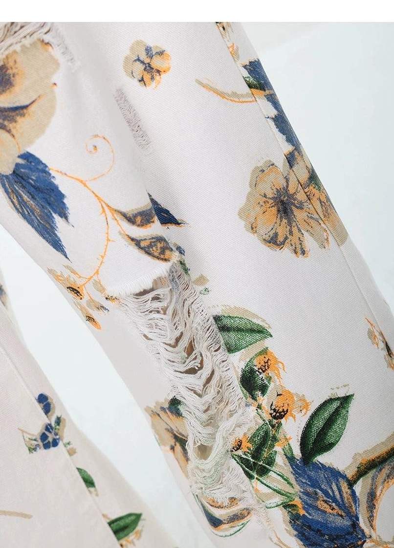 Fashion-forward floral distressed wide-leg jeans for Seoul-inspired everyday outfits