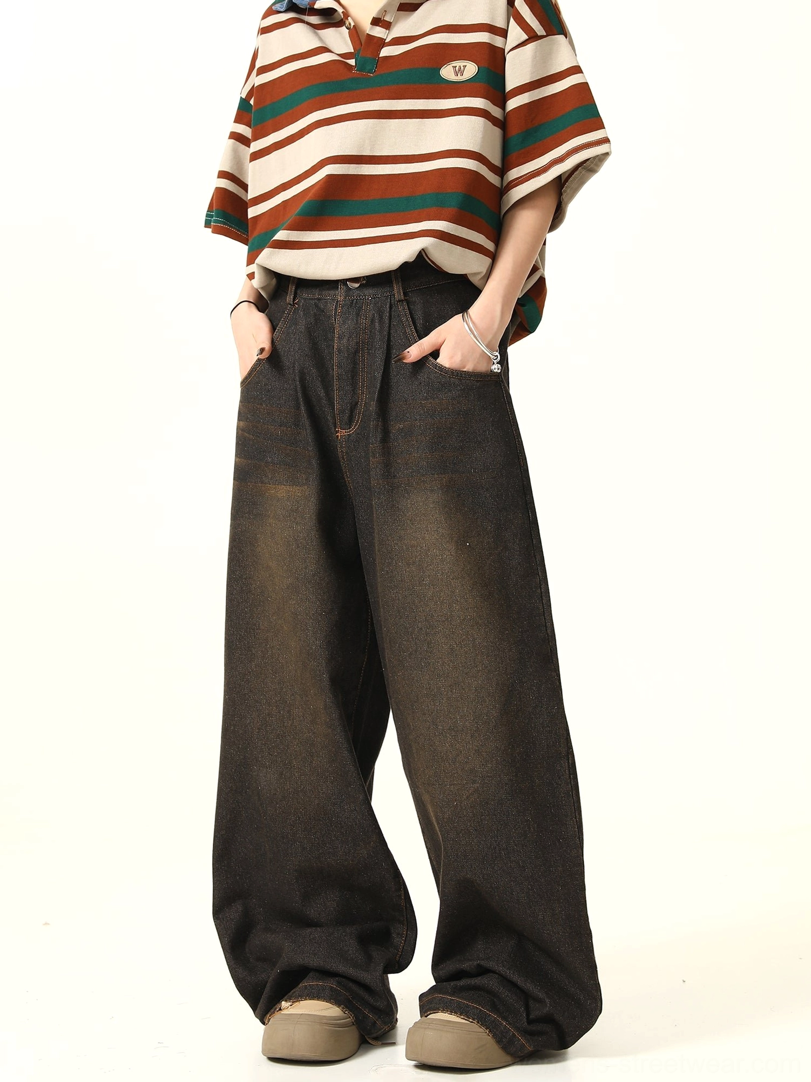 Full-length vintage wide leg denim pants designed for Y2K streetwear outfits and casual urban layering