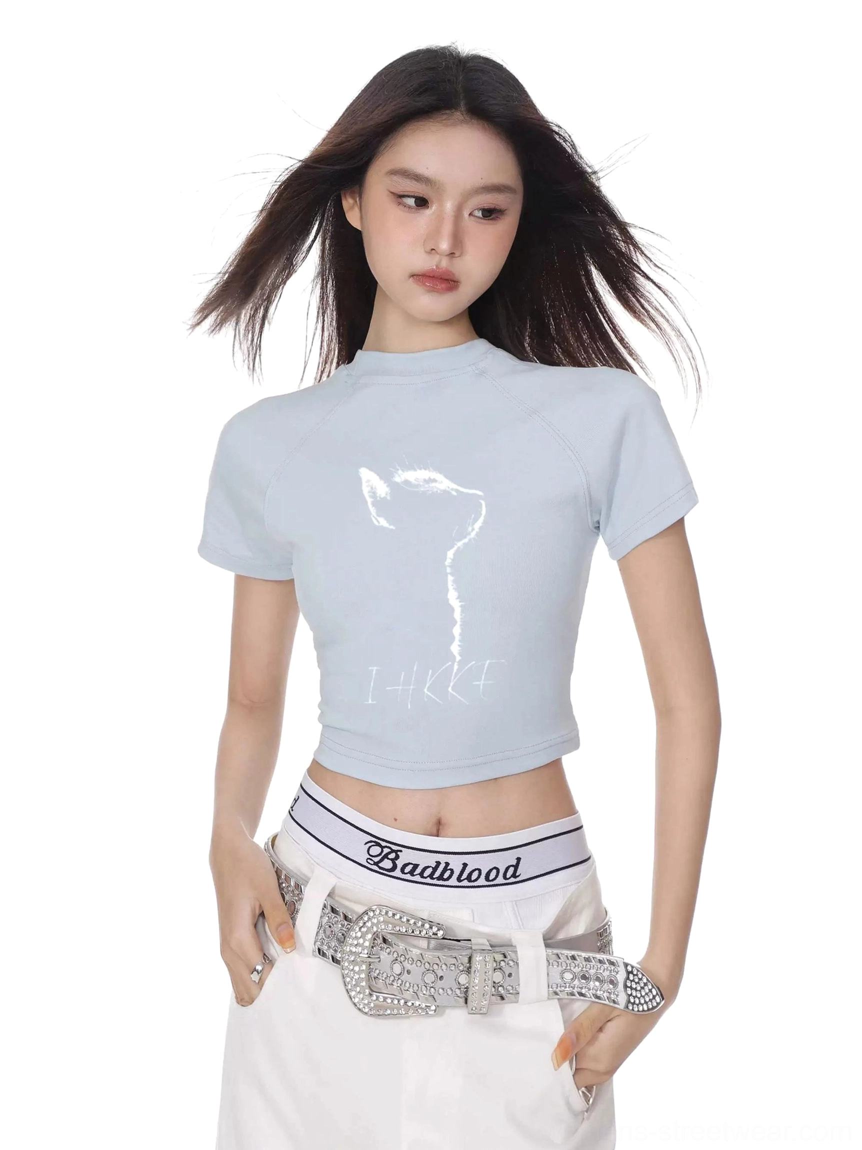 Graphic cat cropped short sleeve t-shirt for high waisted denim, cargo pants, and Korean streetwear outfits