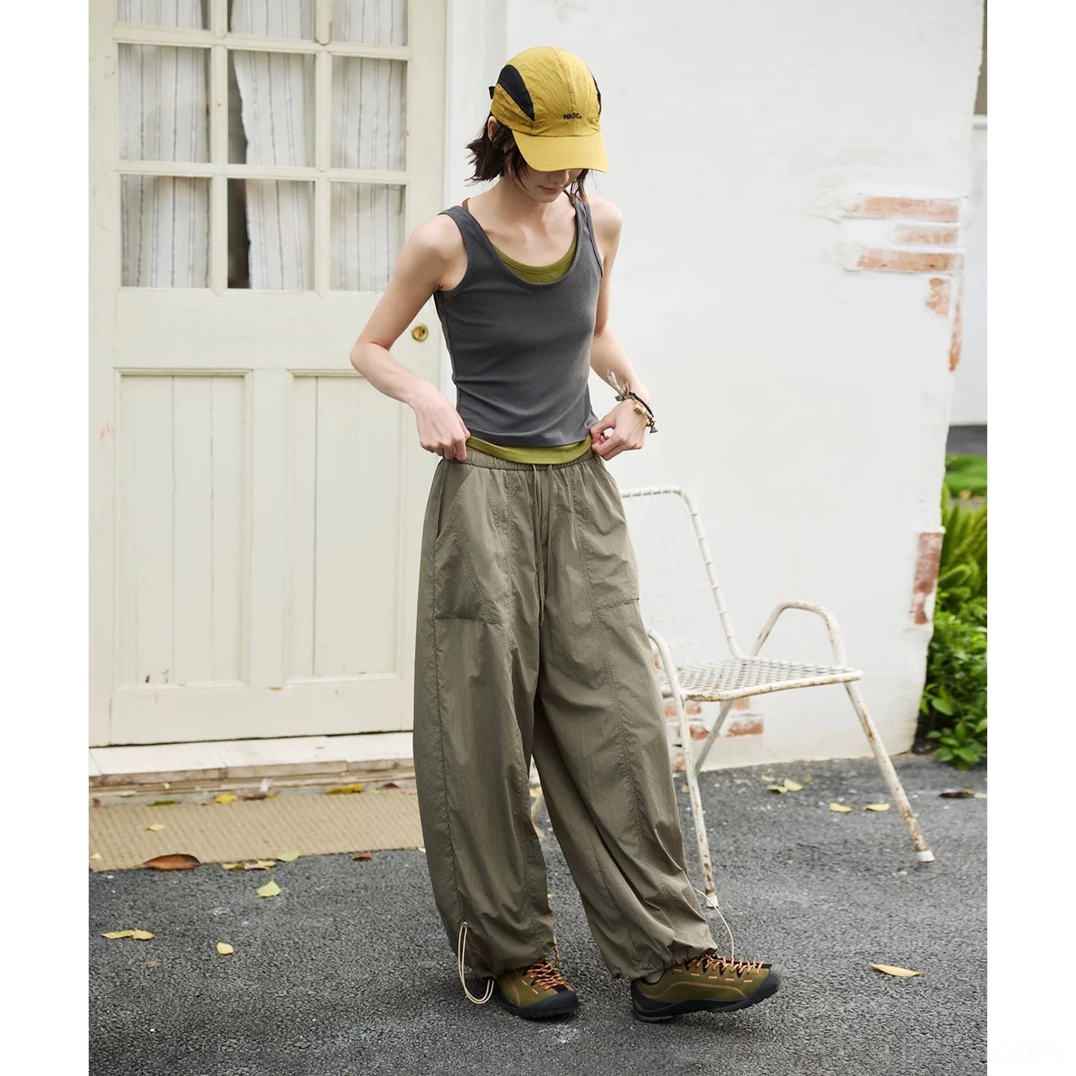 Gray and green contrast layered scoop neck fitted streetwear tank top color option
