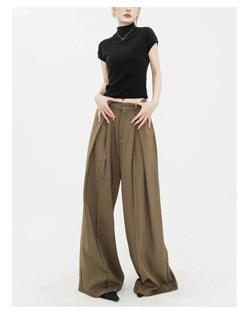 High-waist wide-leg palazzo streetwear pants relaxed modern fashion look