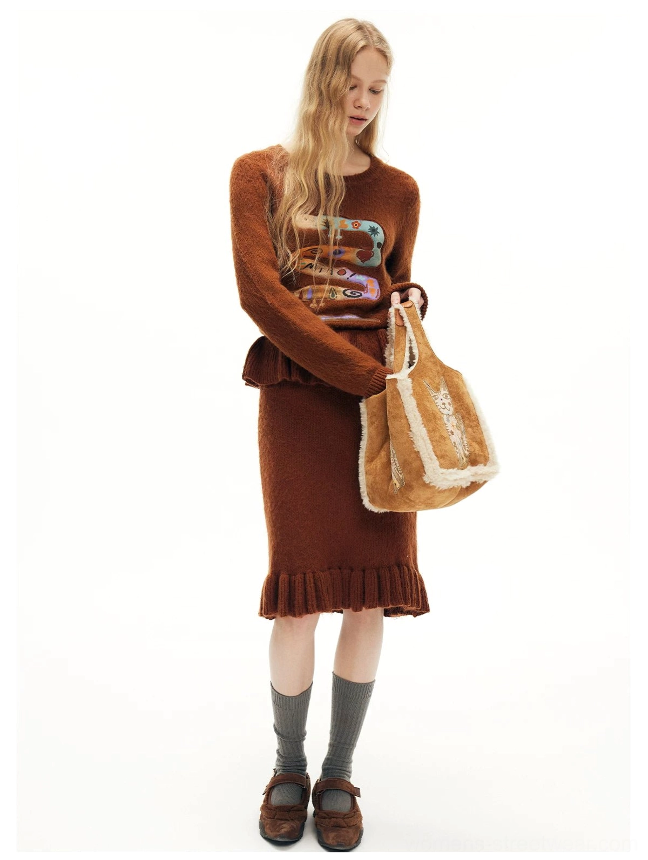 Honey brown cat pattern faux suede tote bag with fluffy cream trim styled with a brown knit streetwear set