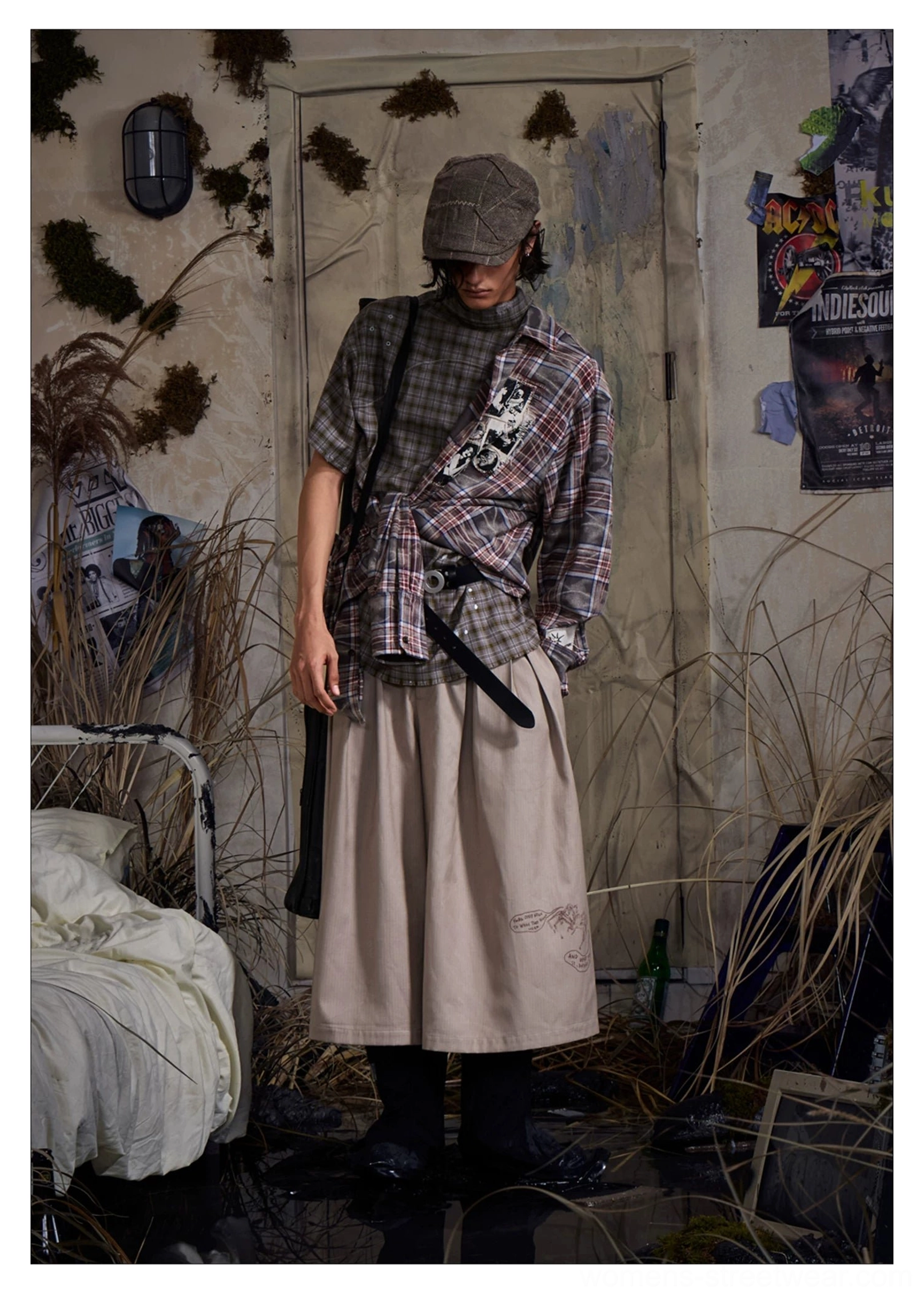 Khaki embroidered pleated cropped wide-leg streetwear trousers product detail view