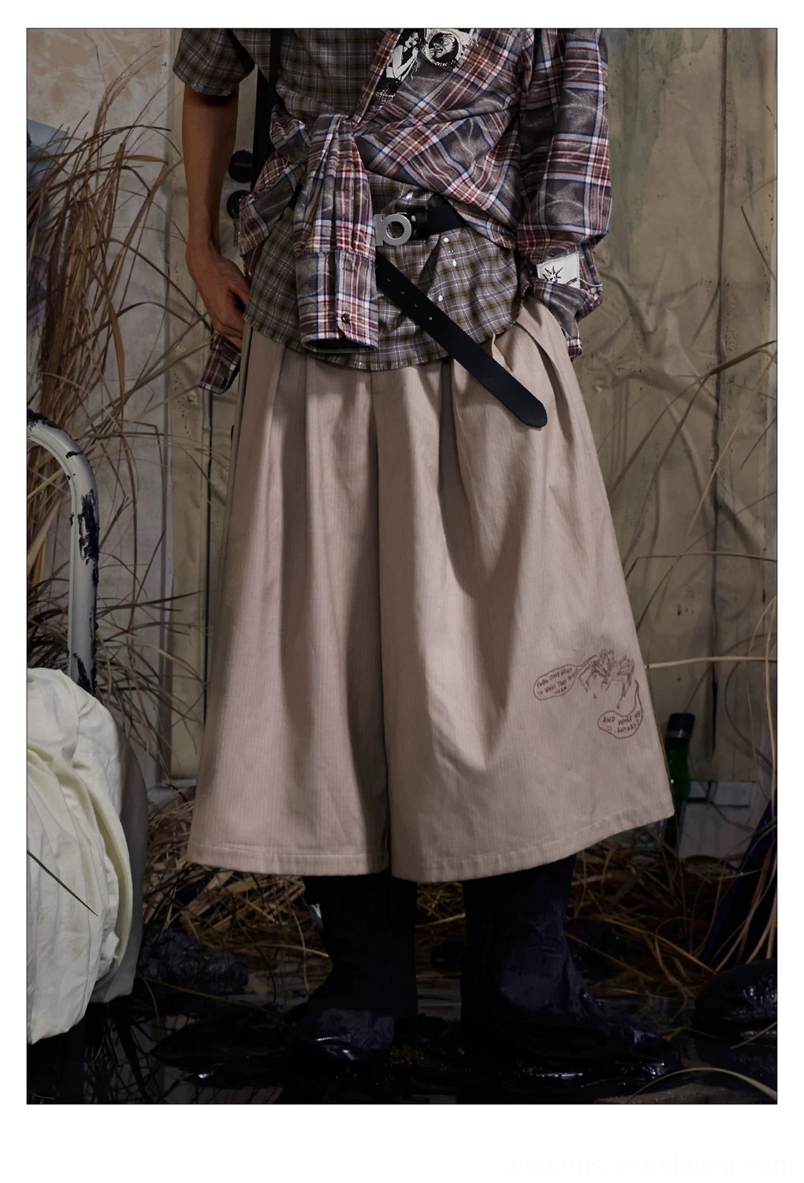 Khaki embroidered pleated cropped wide-leg streetwear trousers waistband and tailoring detail