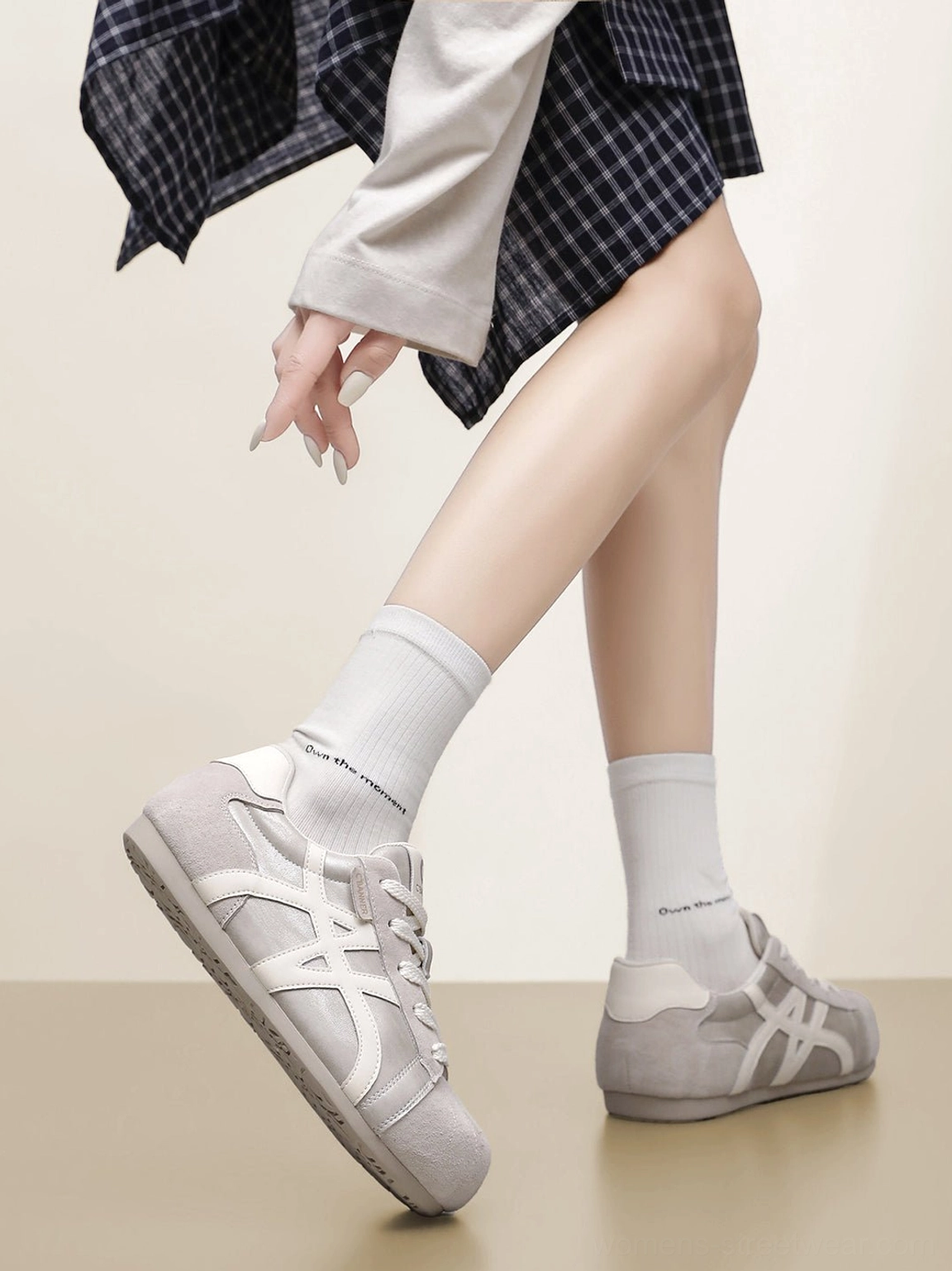Leopard panel gum sole retro streetwear trainers for women heel and gum sole detail