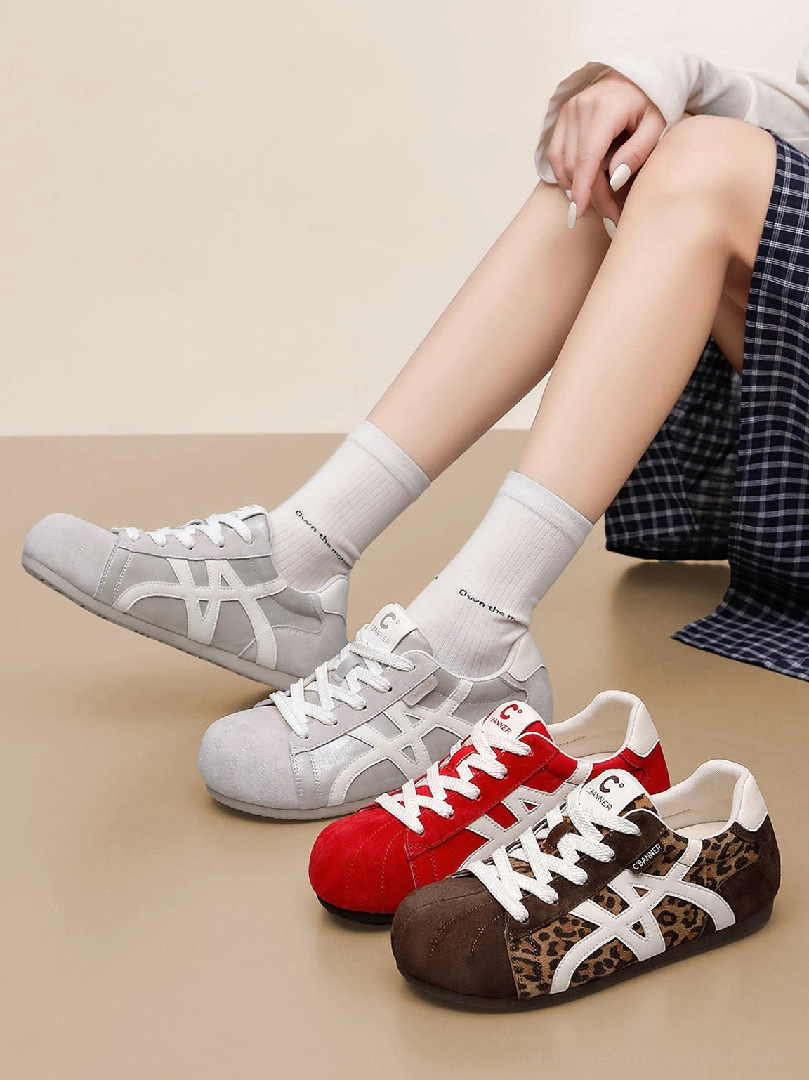 Leopard panel gum sole retro streetwear trainers for women lace-up upper detail