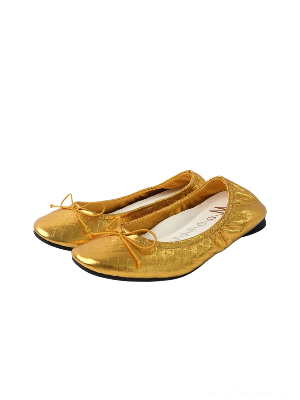 Metallic quilted bow ballet flats in a polished gold-toned finish for Korean style and contemporary streetwear outfits