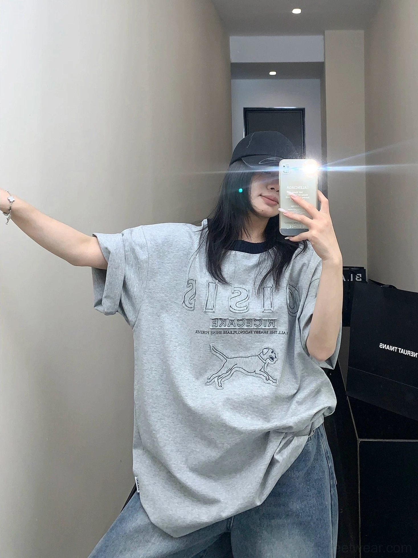 Heather gray oversized embroidered hound graphic T-shirt with dropped shoulders and relaxed Korean streetwear fit