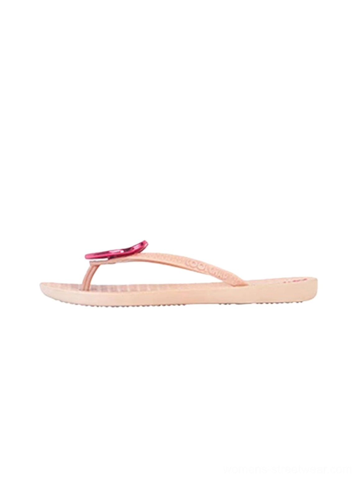 Light nude heart plaque thong flip-flops for women with glossy red heart ornament