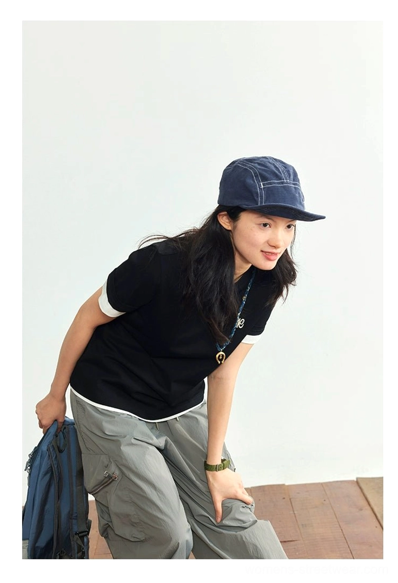 Minimalist embroidered logo crew neck t-shirt meticulous stitching quality korean tradition