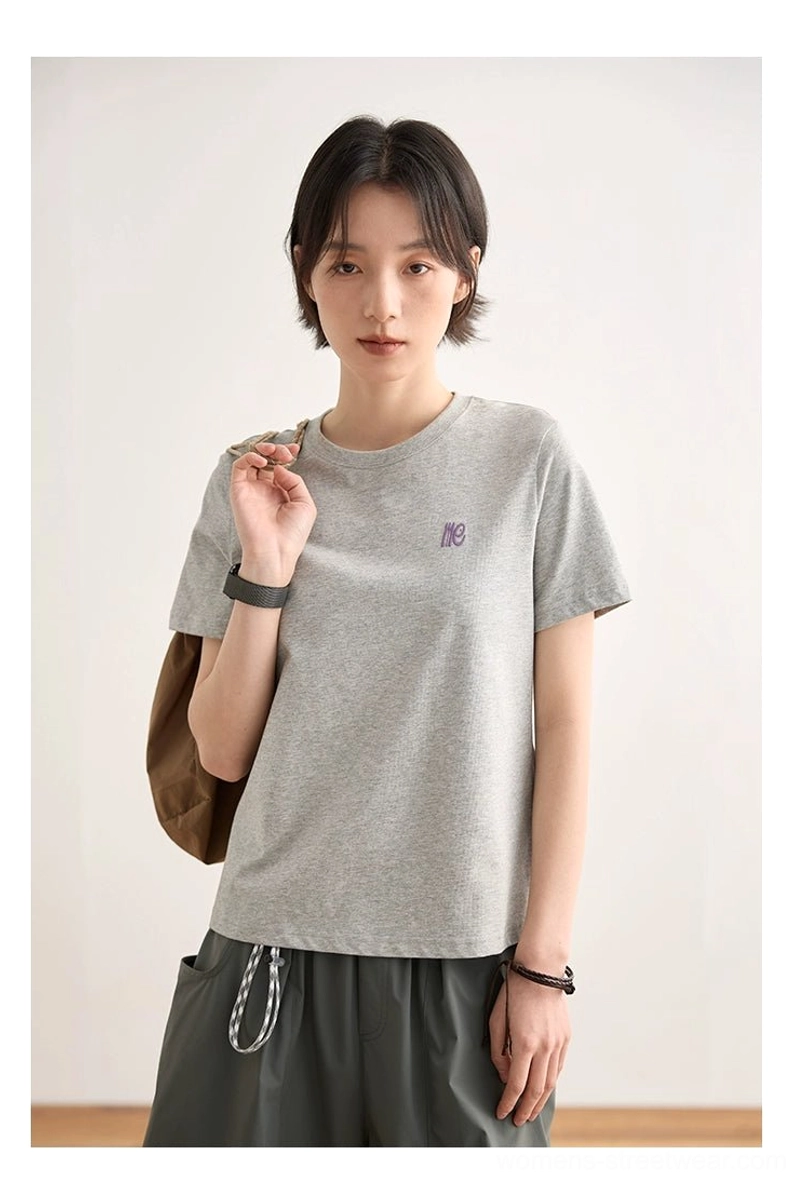 Minimalist embroidered logo crew neck t-shirt size chart measurements comparison professional