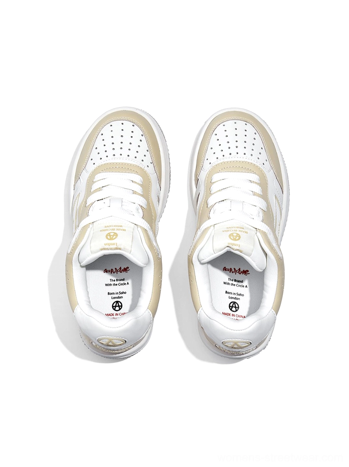 Monochrome chunky skate sneakers with layered panels and bold logo details for casual city outfits