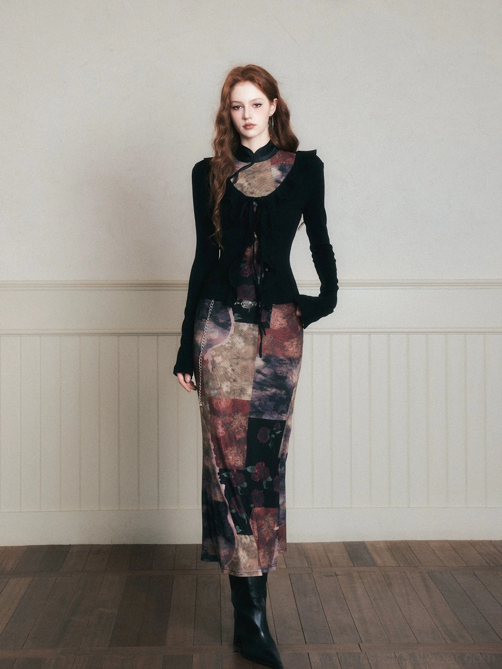 Styling reference image featuring a dark velvet top and vintage patchwork maxi skirt in a noir East Asian fashion aesthetic
