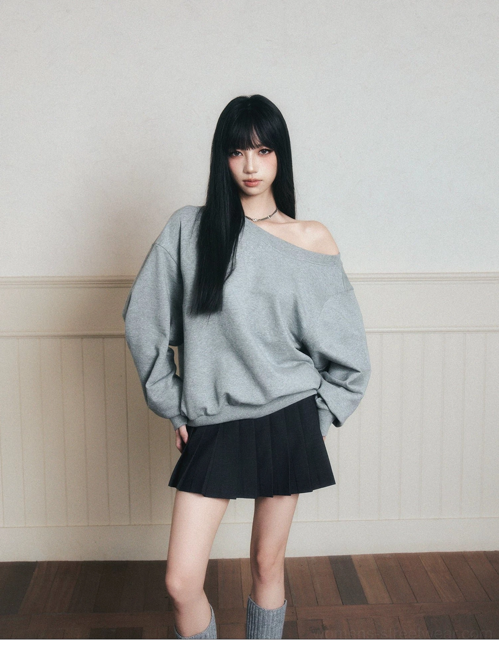 Heather gray off-shoulder oversized campus streetwear sweatshirt front full body outfit