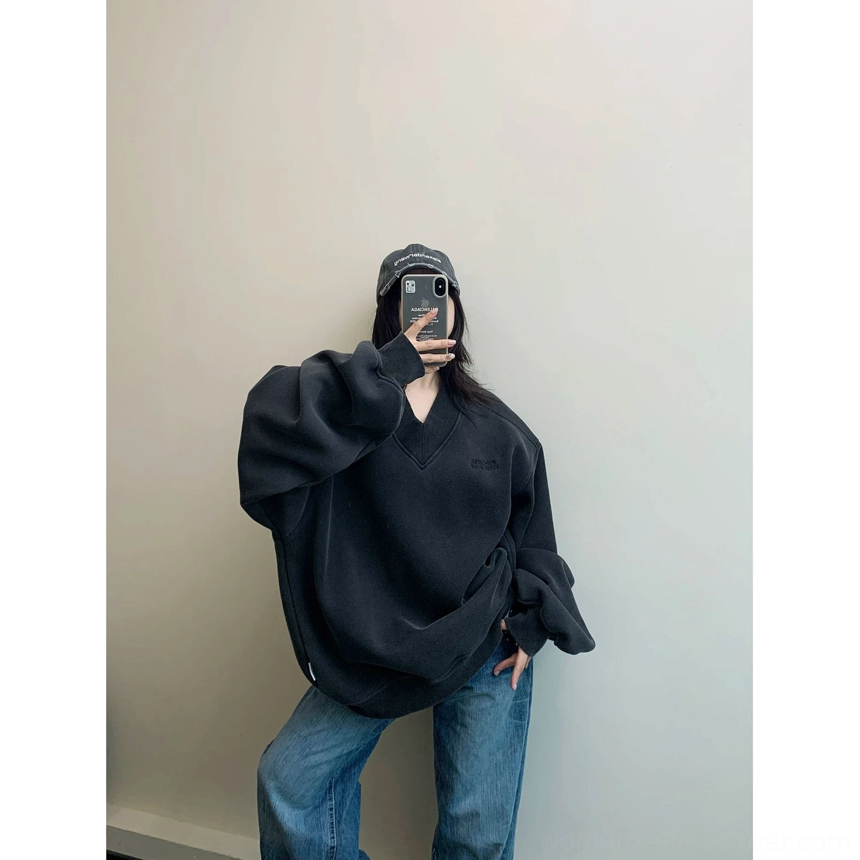 Oversized collegiate crest V-neck fleece sweatshirt ribbed cuff and hem detail