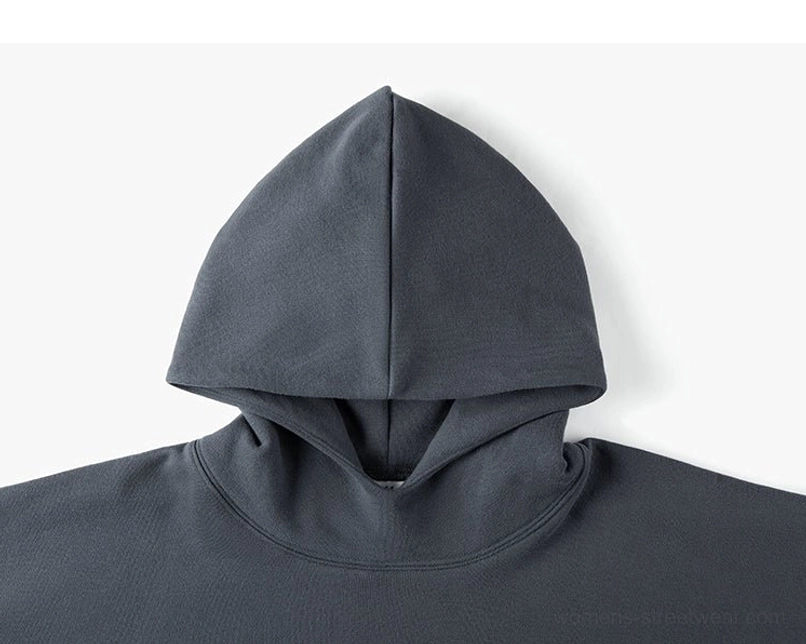 Fleece-lined oversized cropped hoodie detail for women's Korean streetwear outfits and autumn winter layering