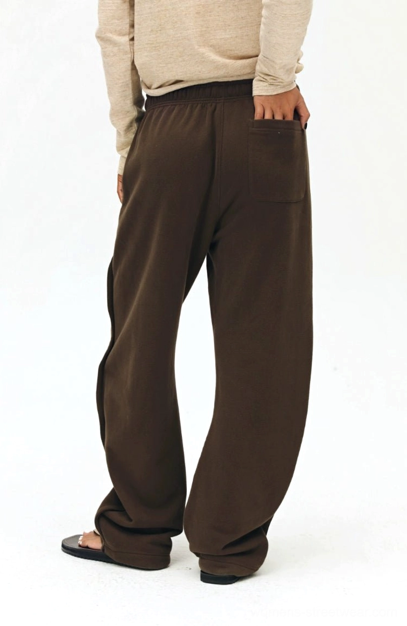 Oversized layering with twill sweatpants - streetwear styling guide minimal aesthetic inspiration