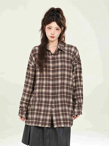 Oversized plaid shirt styled as a casual Y2K outer layer product view 37