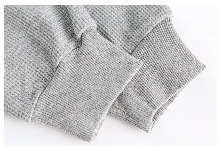Oversized varsity polo collar sweatshirt product detail for Korean preppy streetwear and casual autumn layering
