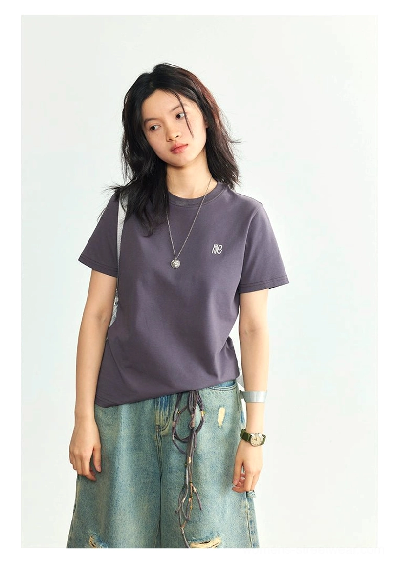 Pure black minimalist embroidered logo crew neck t-shirt breathable moisture-wicking functional