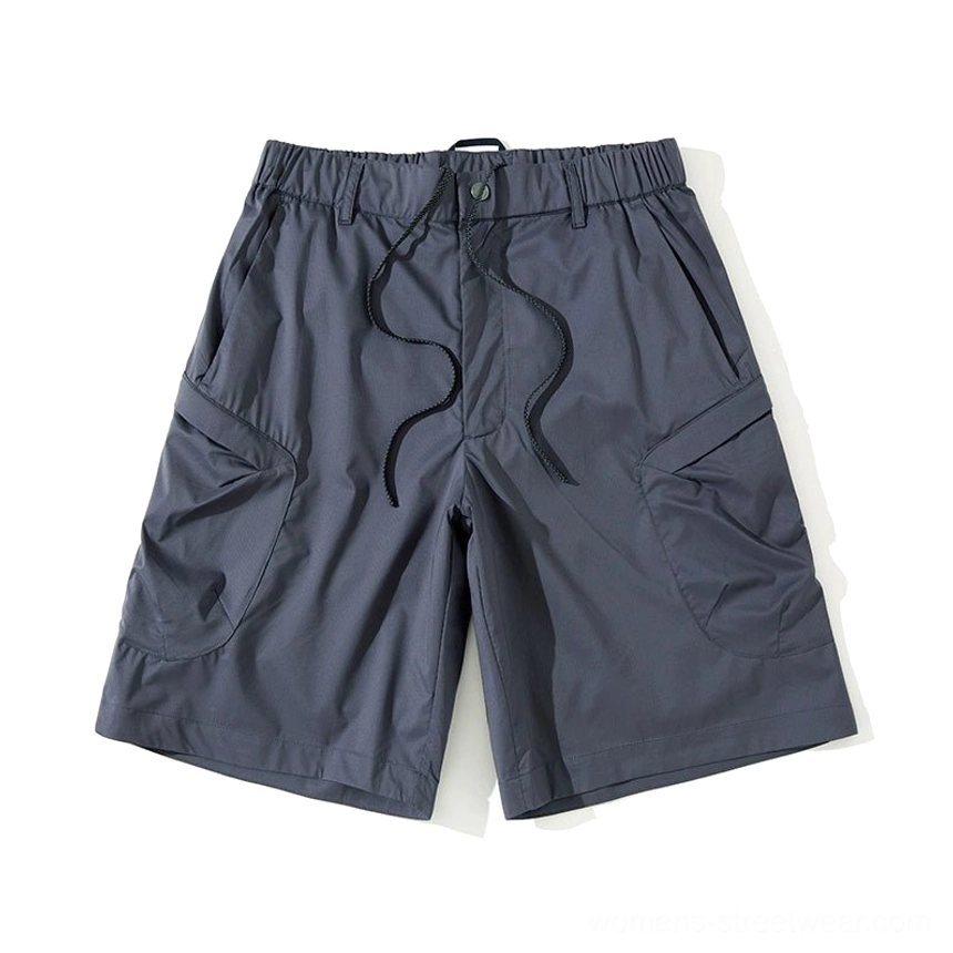 Relaxed cargo shorts for modern urban outfits featuring breathable fabric, light rain resistance, and utility styling