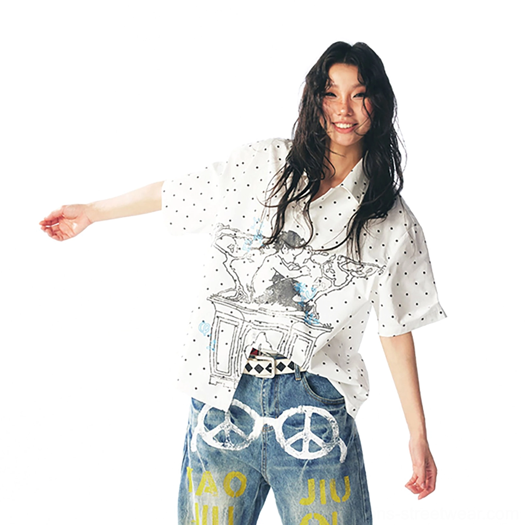 Relaxed fit polka dot short sleeve streetwear shirt with artistic front print and geometric belt styling