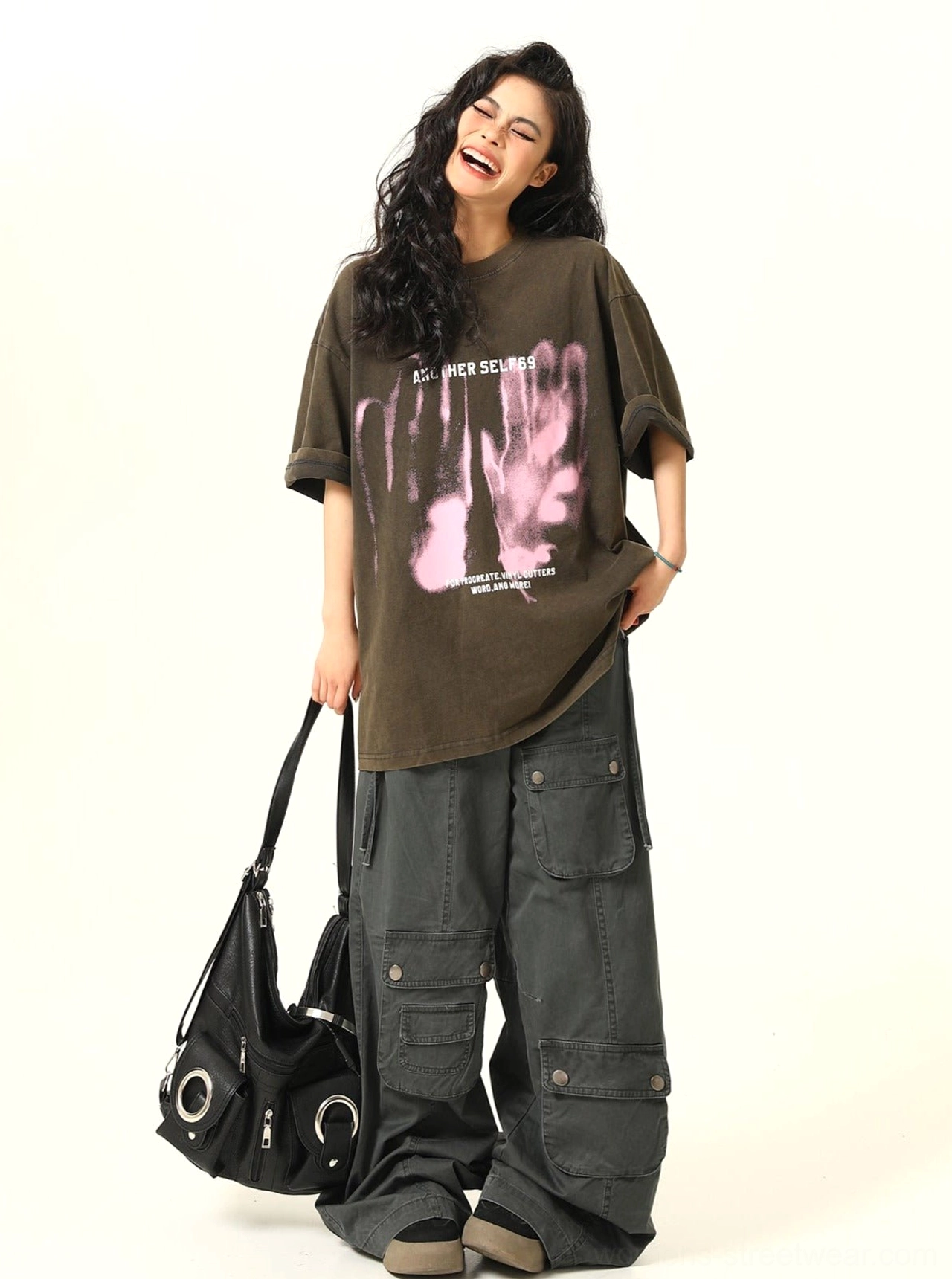 Relaxed unisex-inspired shadow print graphic T-shirt with a bold selfie theme for casual fashion and urban layering