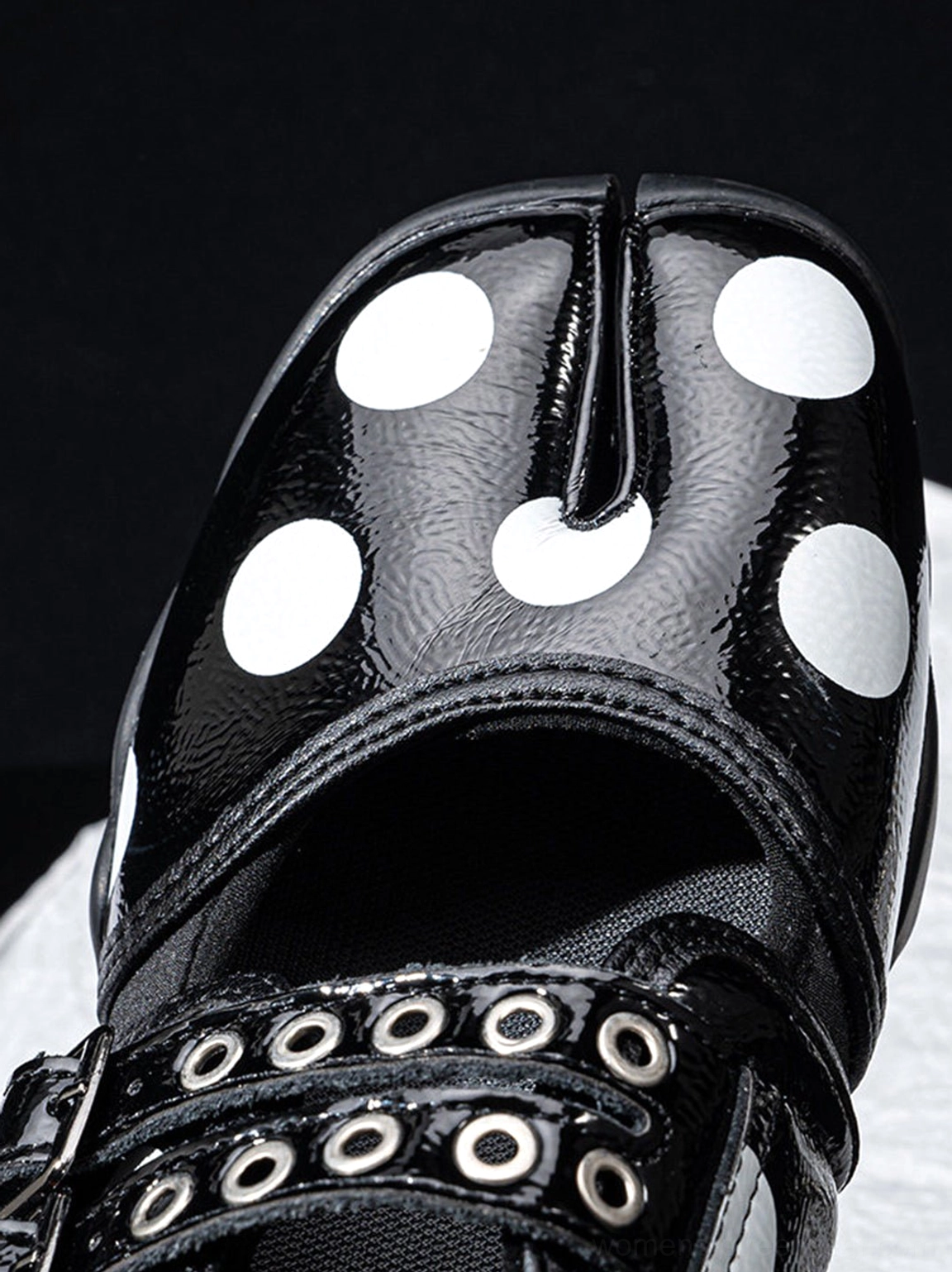 Retro-inspired polka dot split-toe Mary Jane shoes with chunky black sneaker-style outsole