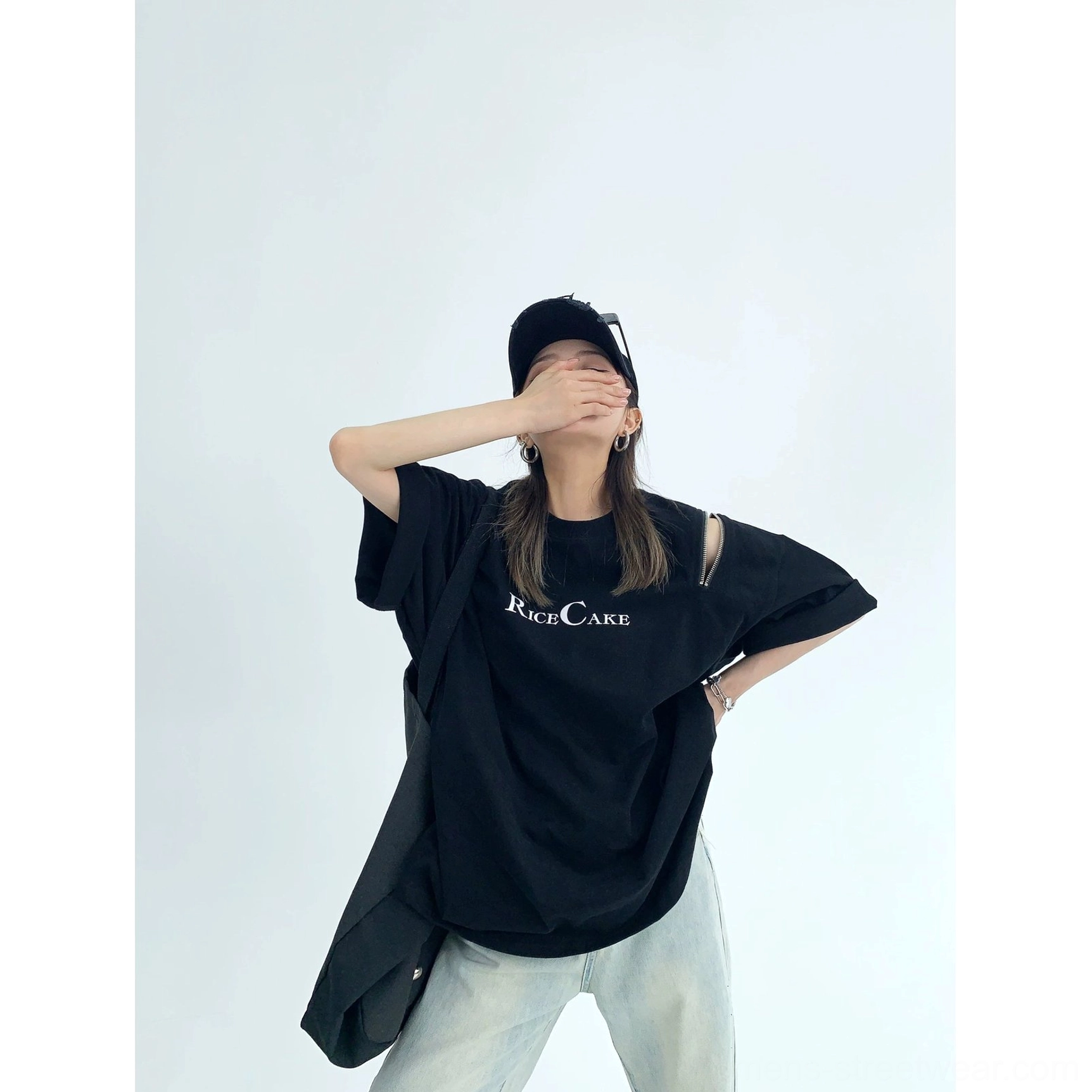 Black RICE CAKE zip shoulder cutout oversized streetwear tee product color view