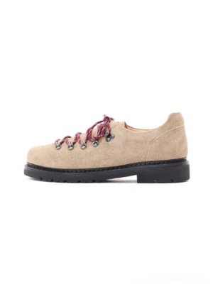 Sand nubuck suede hiking-lace derby shoes with burgundy contrast laces and black lug rubber sole side profile
