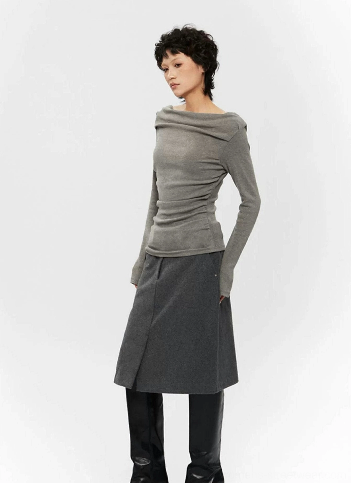 Seoul-inspired fitted ruched top with shoulder-baring neckline and long sleeves for modern streetwear outfits