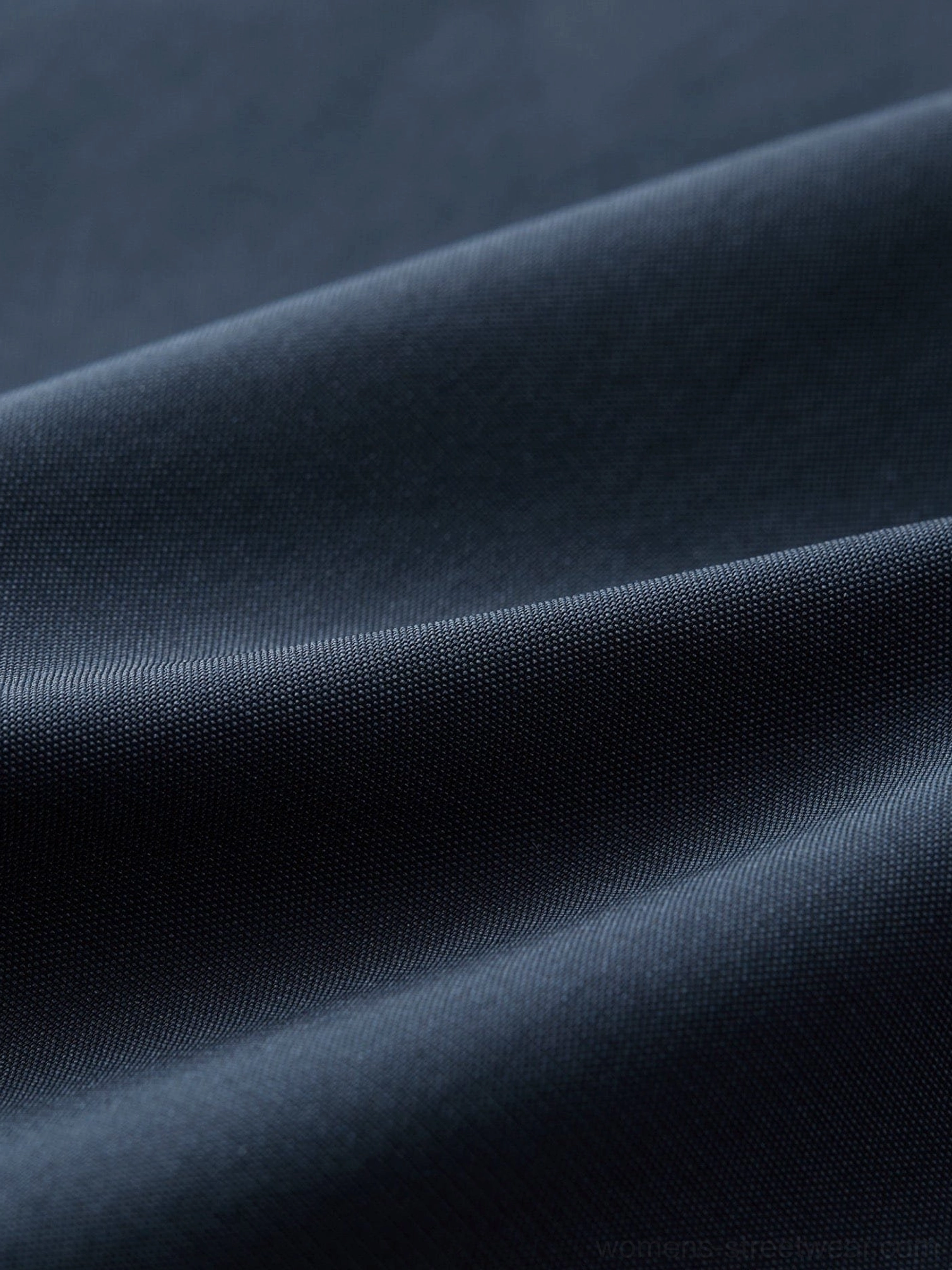 Relaxed utility streetwear cargo pants suitable for layered outfits, travel, and everyday wear