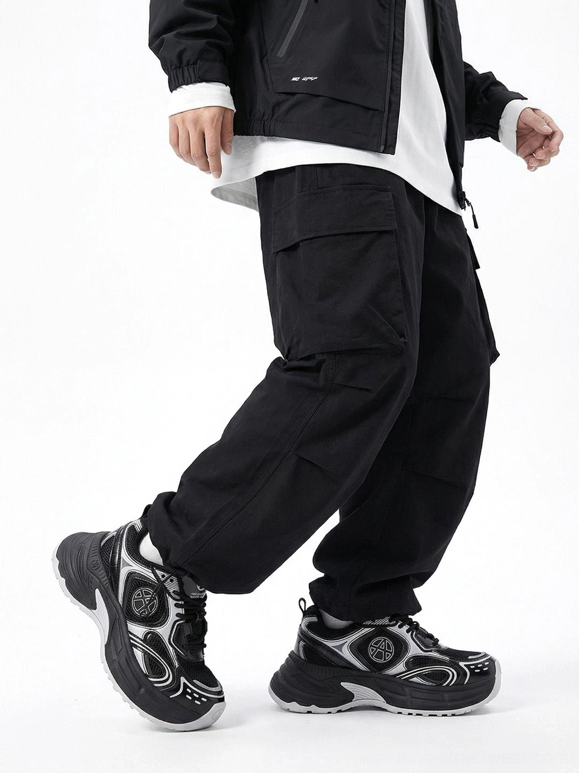 Silver Wave chunky dad sneakers with exaggerated proportions and metallic-inspired details for fashion-forward daily styling