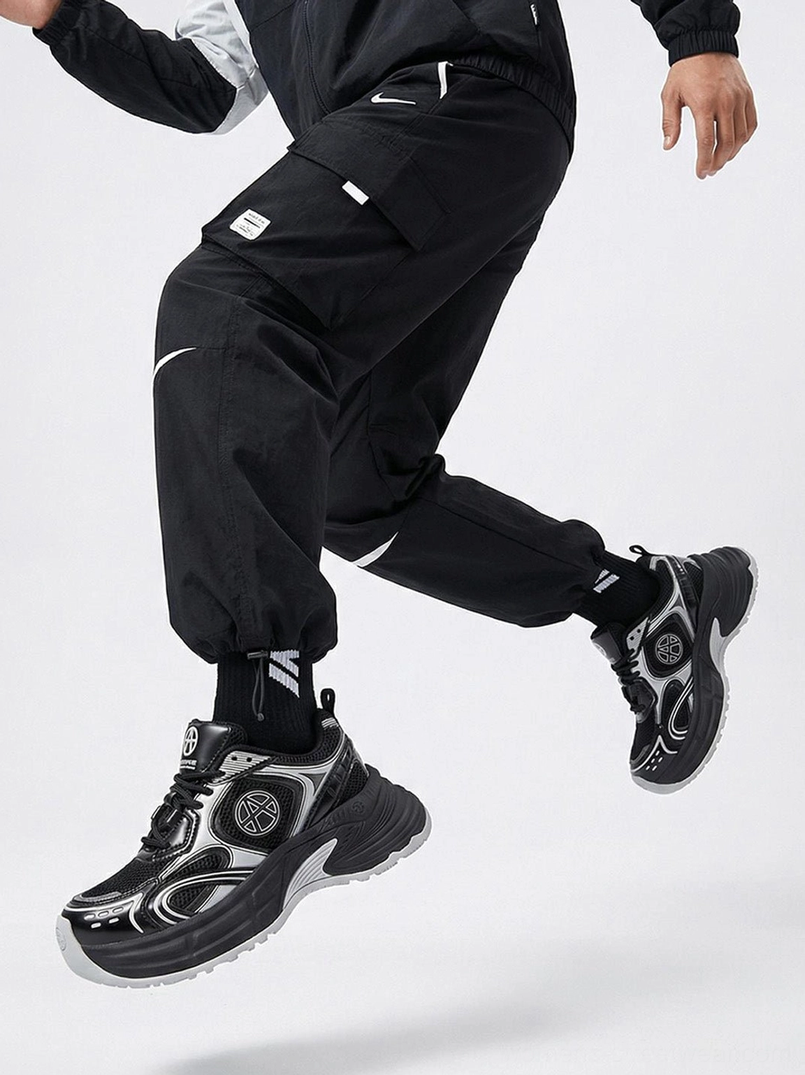 Silver Wave chunky dad sneakers combining mesh comfort and synthetic overlays in a contemporary urban fashion design